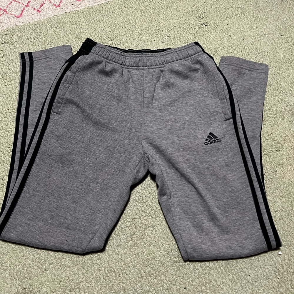 ADIDAS men’s sweatpants. Size S